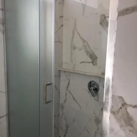 Beauty House Bed & Breakfast 4*